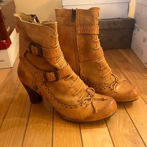 Beige/Dark Yellow Gold Button Boots